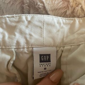 GAP beige cargo shorts size 8!! perfect condition